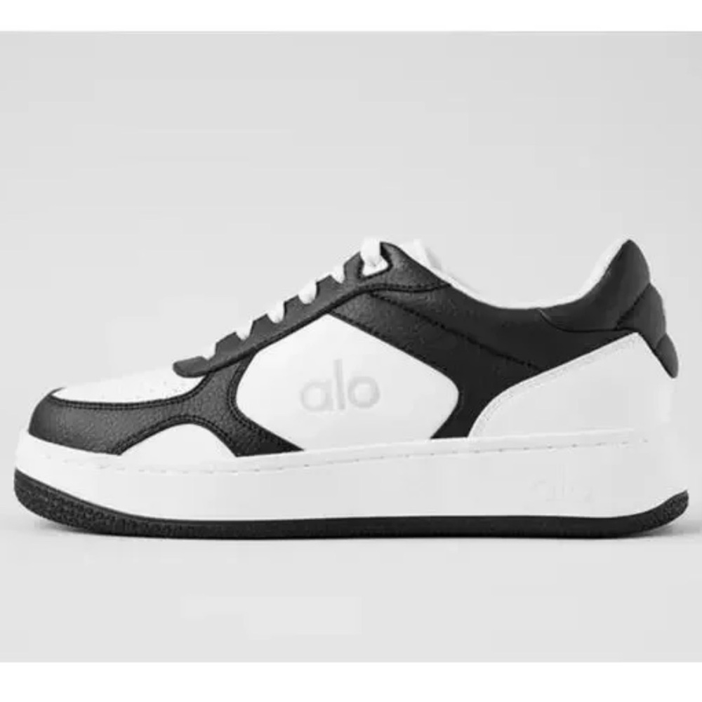 ALO Yoga Mens Recovery Black and White Sneakers 8.5 - Picture 2 of 16